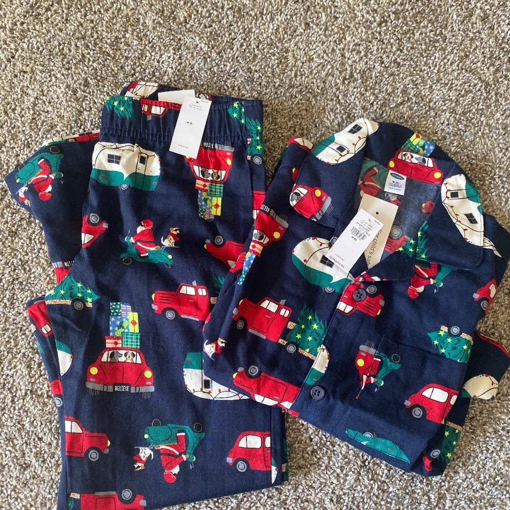 NWT Old Navy Unisex Kids Holiday Christmas Pajama Set Size M (8)